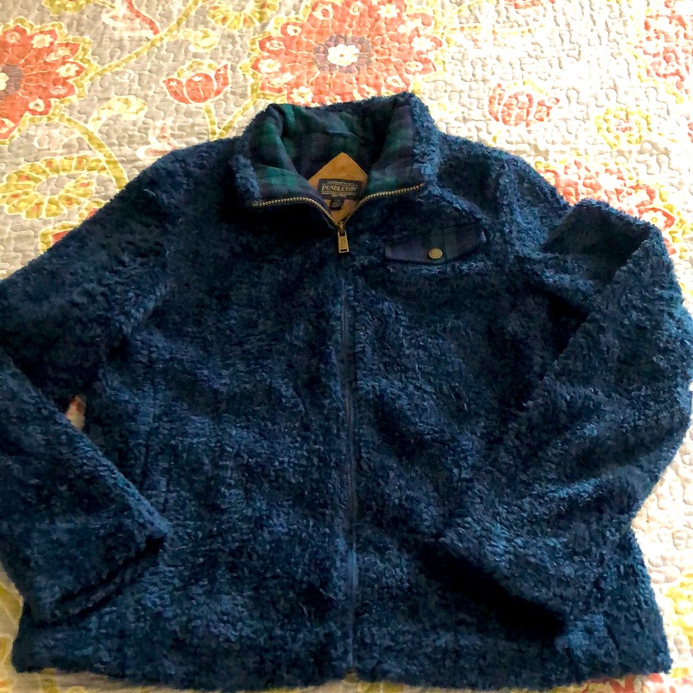 Pendleton green & blue plaid fuzzy Sherpa jacket.